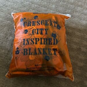 Bookish Box Crescent City Blanket